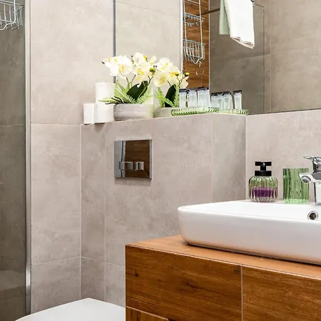 아파트 Prymasa Tysiaclecia 83a By Perfectapart 529 Free Parking