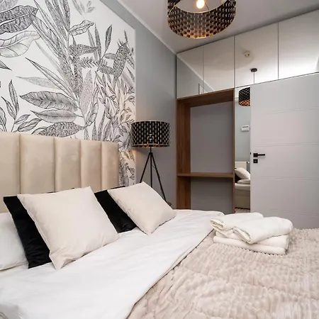 Prymasa Tysiaclecia 83a By Perfectapart 529 Free Parking